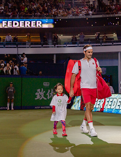 当萌娃遇上网球  九游会老哥俱乐部登录牵手球童闪耀上海大师赛