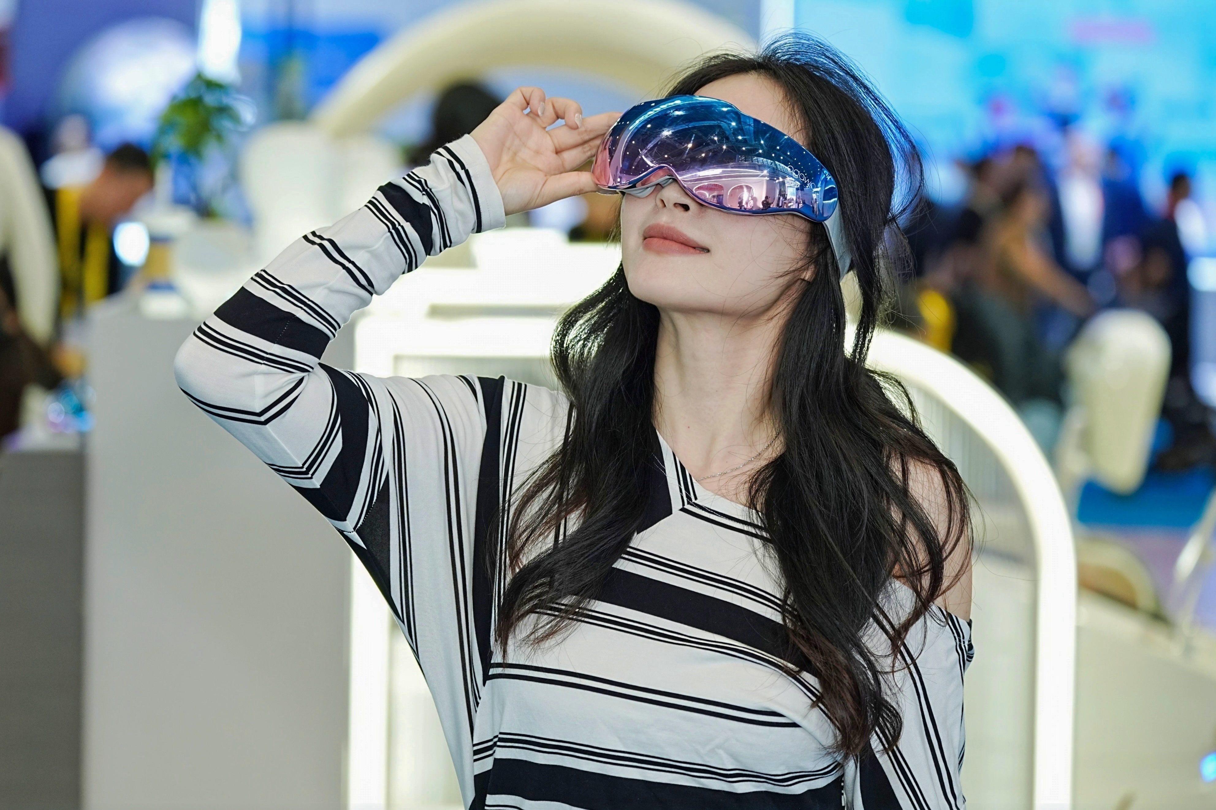 九游会老哥俱乐部登录消博会展馆以硬核科技出圈，引20余家主流媒体聚焦报道！